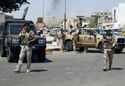 16 قتيلاً باشتباكات مجموعتين مسلحتين في ليبيا