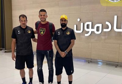 محترف مغربي لكرة الأهلي