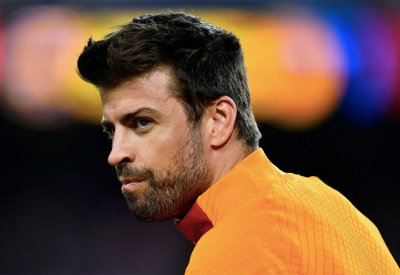 بسبب شاكيرا.. الجمهور يحرج بيكيه في مباراة مع ريال مدريد