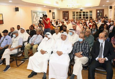 كلمات وقصائد لفَّها شريان الوفاء  وذكريات تتكسر فوق زجاج الدموع