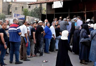 أزمة الرغيف في لبنان بين طوابير الخبز وإذلال المواطن