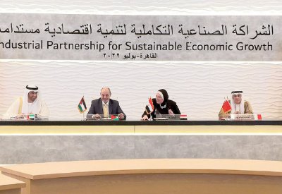 وزير الصناعة والتجارة: إستراتيجية قطاع الصناعة “2022 - 2026” تدعم أهداف “الشراكة الصناعية التكاملية”