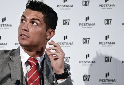 بعد فشل المهمة.. رونالدو يعود ويجلس "للحوار" مع مان يونايتد