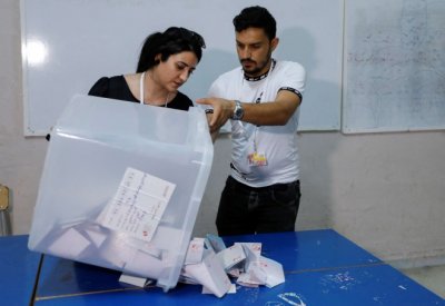 %27.5 نسبة المشاركة الأولية في الاستفتاء على الدستور بتونس