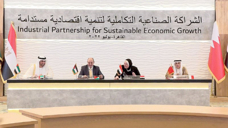 وزير الصناعة والتجارة: إستراتيجية قطاع الصناعة “2022 - 2026” تدعم أهداف “الشراكة الصناعية التكاملية”