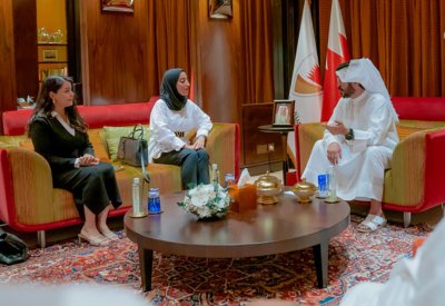 خالد بن حمد يوجه وزيرة السياحة لتنشيط السياحة الرياضية