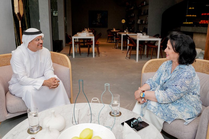 لقاء يجمع معالي الشيخة مي بسعادة رئيس هيئة البحرين للثقافة والآثار