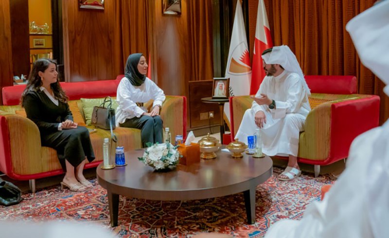 خالد بن حمد يوجه وزيرة السياحة لتنشيط السياحة الرياضية