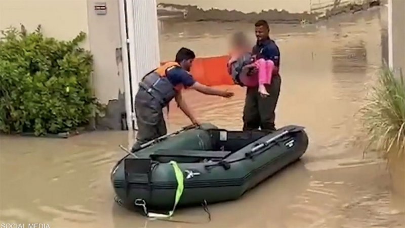 الإمارات.. استجابة سريعة للسيول والأمطار الغزيرة ولا وفيات