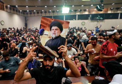التيار الصدري يعلن اعتصاما مفتوحا في البرلمان العراقي