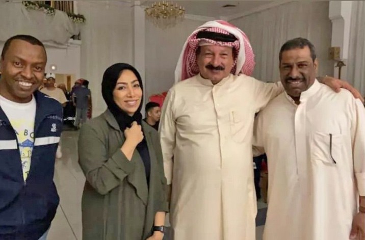 مع فريق مسرحية الدنيا مقلوبة
