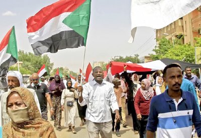 السودانيون يحتجون مجددا للمطالبة بسلطة مدنية