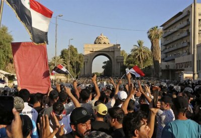 التيار الصدري يحذر من المندسين.. والإطار يتحدث عن "انقلاب"