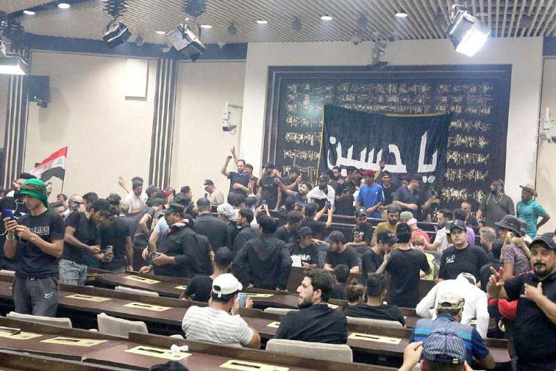 العراق في مهب المجهول ومخاوف من هاوية الحرب الأهلية