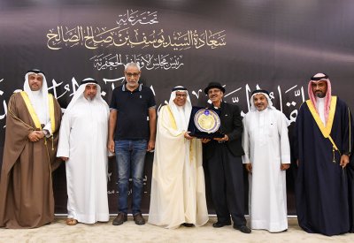 "الجعفرية" تكّرم المرسم الحسيني ومهرجان الإمام الحسين الفني للفنان عباس الموسوي