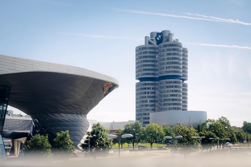 مقر BMW الرئيسي أيقونة تحتفل بذكرتها السنوية الخمسين