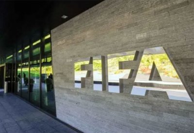 "فيفا" يحذر الاتحاد الهندي
