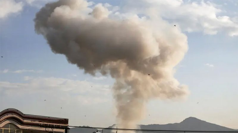 13 قتيلا وعشرات الإصابات بتفجيرات كابول.. وداعش يتبنى