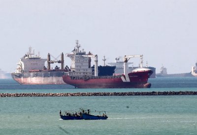 قناة السويس تسجل أعلى معدل عبور يومي للسفن في تاريخها