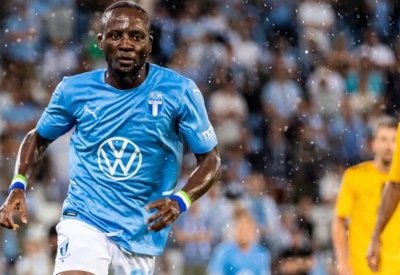 لاعب يرسل شقيقه ليقف مكانه بحفل زفافه