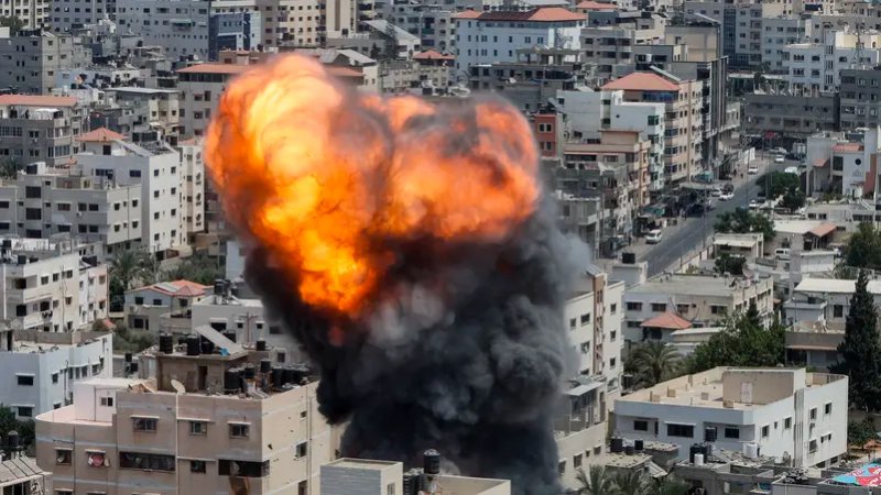 إسرائيل تواصل قصف غزة.. وصواريخ "الجهاد" تنطلق نحو القدس وعسقلان