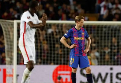 برشلونة يتراجع عن بيع دي يونغ.. ولابورتا يوضح