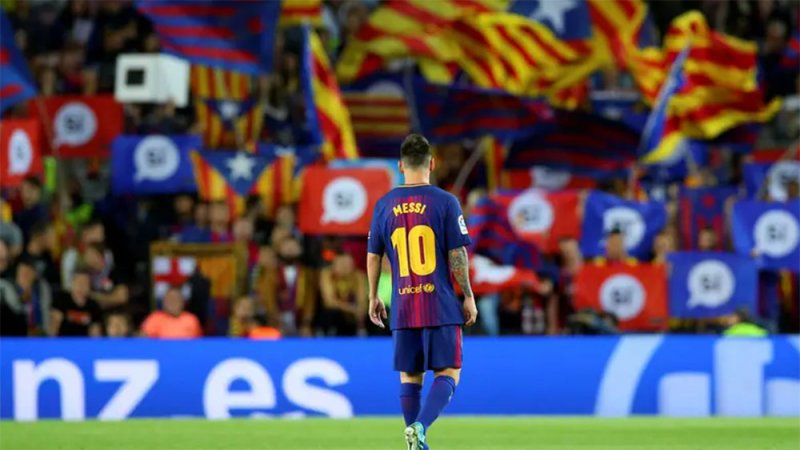 لابورتا يبدأ العمل.. ميسي يعود إلى برشلونة في 2023
