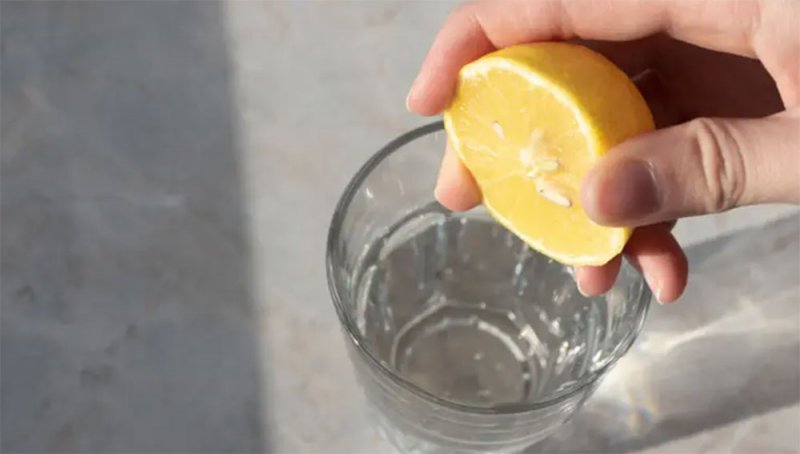 لإنقاص وزنك.. أضف هذه المكونات للماء الخاص بك