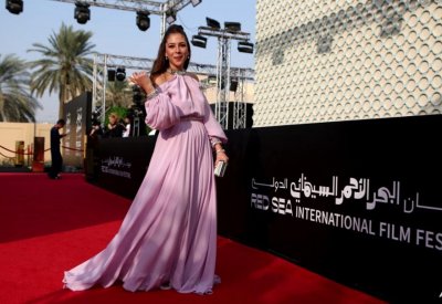 مسيرة الفنانة السعودية فاطمة البنوي