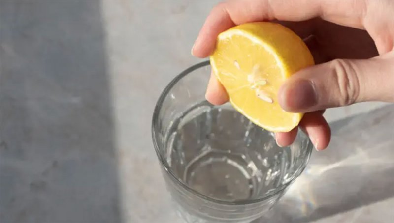 لإنقاص وزنك.. أضف هذه المكونات للماء الخاص بك