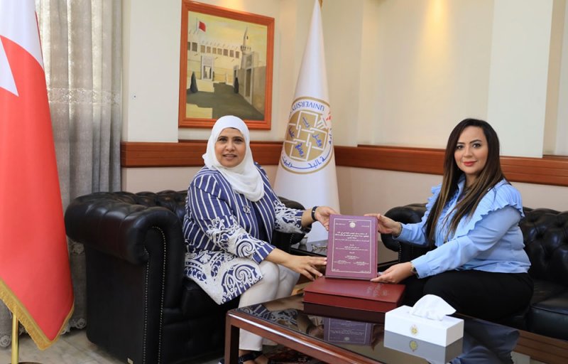 رئيسة جامعة البحرين تدعو إلى تطويع التكنولوجيا لتعزيز الأداء الابتكاري
