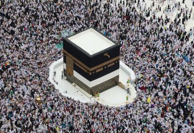 السعودية تتيح تأدية "العمرة" بجميع أنواع التأشيرات