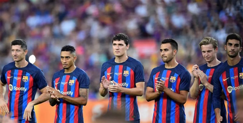 برشلونة يسجل 4 لاعبين من أصل 5 قبل الدوري.. ونجم "سيء الحظ"