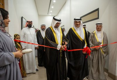 برعاية سمو الشيخ عيسى بن علي .. "الكلمة الطيبة" تقيم حفل تخريج 90 شاباً وشابة ضمن مبادرة سموه لإعداد القادة الشباب