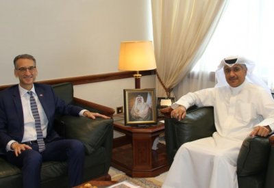 رئيس هيئة الكهرباء والماء يبحث سبل التعاون المشترك مع السفير الأمريكي