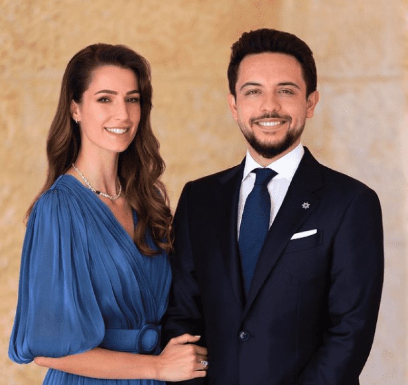 بالصورة: أول تعليق من ولي العهد بعد خطوبته