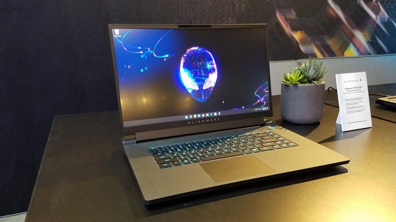 Alienware M17 R5 أول جهاز مع شاشة 480 هرتز