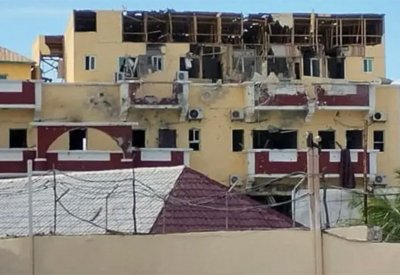 متطرفو القاعدة مطوقون داخل فندق بمقديشو.. وزيادة القتلى