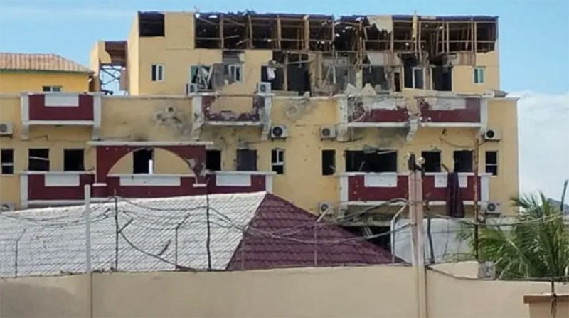 متطرفو القاعدة مطوقون داخل فندق بمقديشو.. وزيادة القتلى
