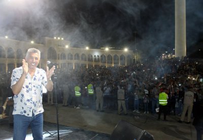 عمر العبداللات يشعل حفل العقبة