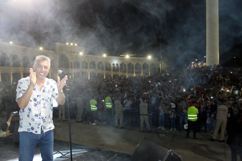 عمر العبداللات يشعل حفل العقبة