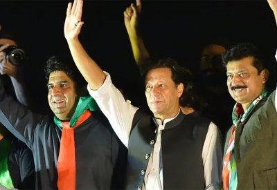 باكستان.. توجيه تهم بموجب قانون الإرهاب لعمران خان