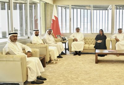 وزير العدل يستعرض مع رئيس غرفة تجارة وصناعة البحرين موضوعات الاهتمام المشترك