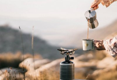 علماء يكتشفون "سر" ارتباط القهوة بالتدخين