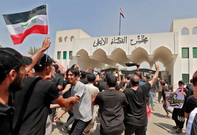 التيار الصدري في العراق يلوح بخطوة "لا تخطر ببال" الفاسدين