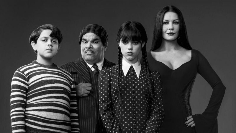 الكشف عن ملامح عائلة أدامز في Wednesday Addams