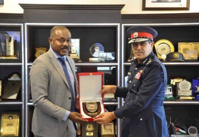 قائد خفر السواحل يستقبل الملحق العسكري الامريكي بمناسبة تعيينه