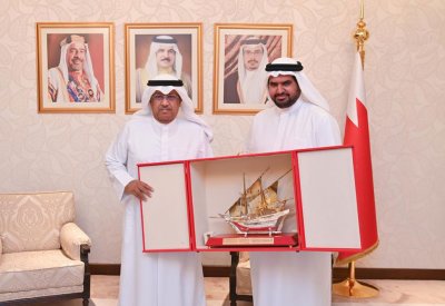 سمو الشيخ عيسى بن علي يستقبل وفد الاتحاد الآسيوي لكرة اليد