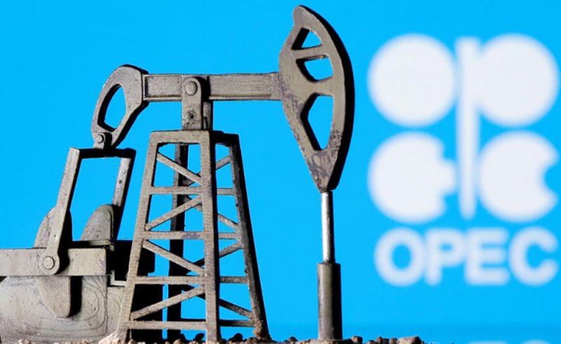 سعر سلة خامات أوبك يسجل 104.05 دولار للبرميل