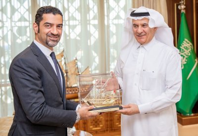 وزير شئون البلديات والزراعة يقوم بزيارة إلى السعودية للاطلاع على الخبرات الزراعية والبيئية
